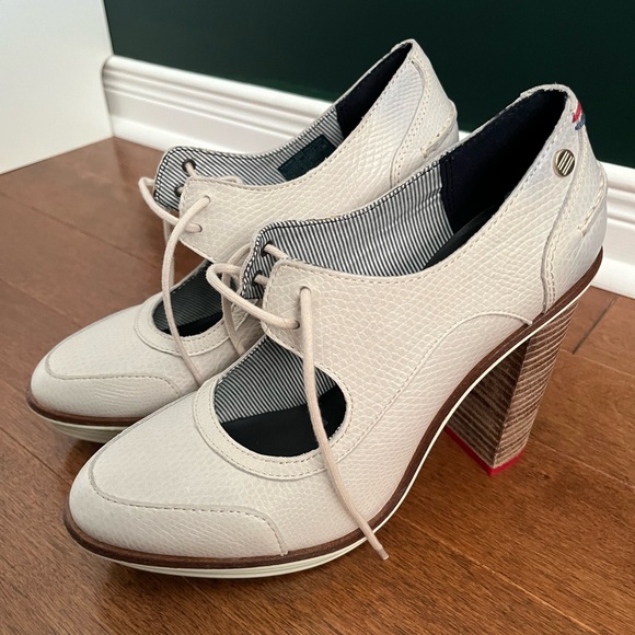 Tommy Hilfiger off white leather high heels size 8 1/2 - Picture 1 of 2